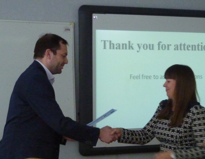 ��� Academic English 